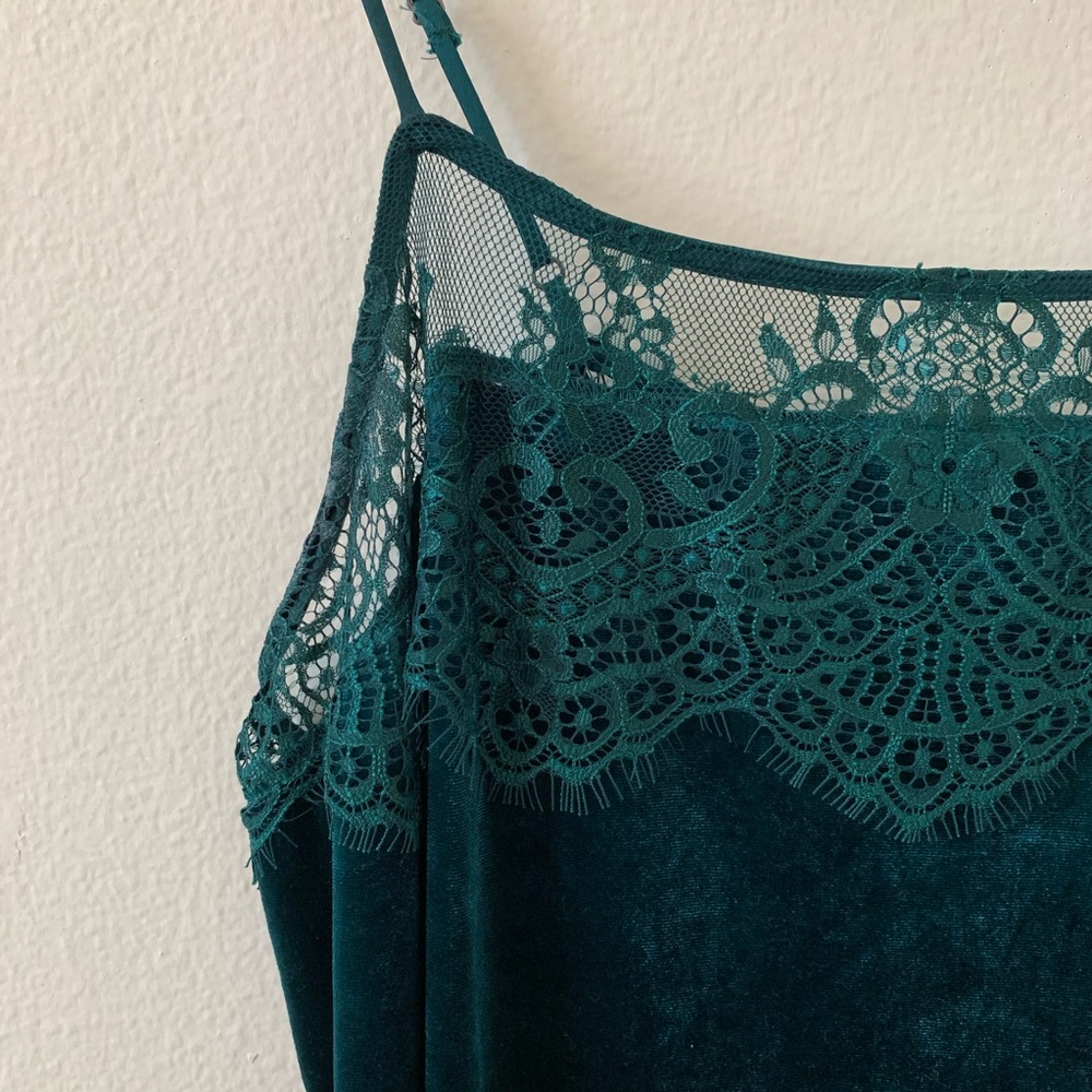 Dark Green, Velvet Cocktail Dress - Picture 2 of 3